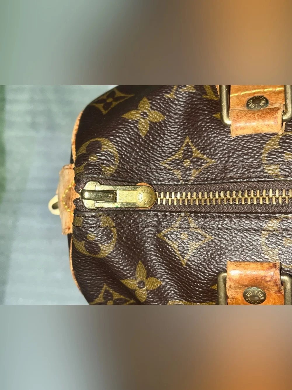 VINTAGE Louis Vuitton Monogram Speedy 25 - (1993)